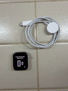 Apple Watch SE 44mm Aluminum Case GPS & Cellular